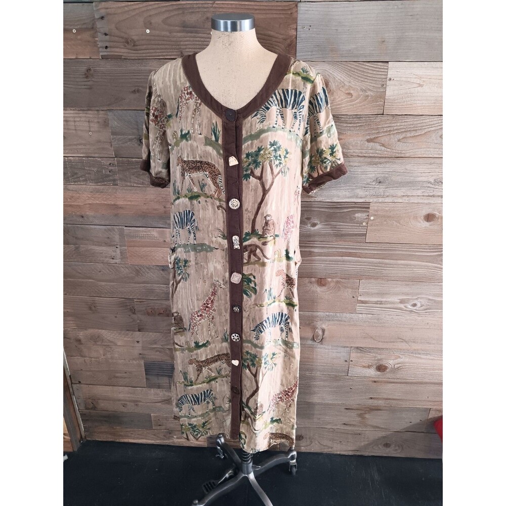 La Cera Safari Animal Print Dress Sz. Lg. 100% Rayon Novelty Buttons